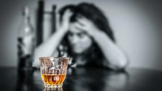 Un estudio genético a gran escala confirma que el alcohol causa cáncer directamente. Un estudio genético a gran escala confirma que el alcohol causa cáncer directamente.