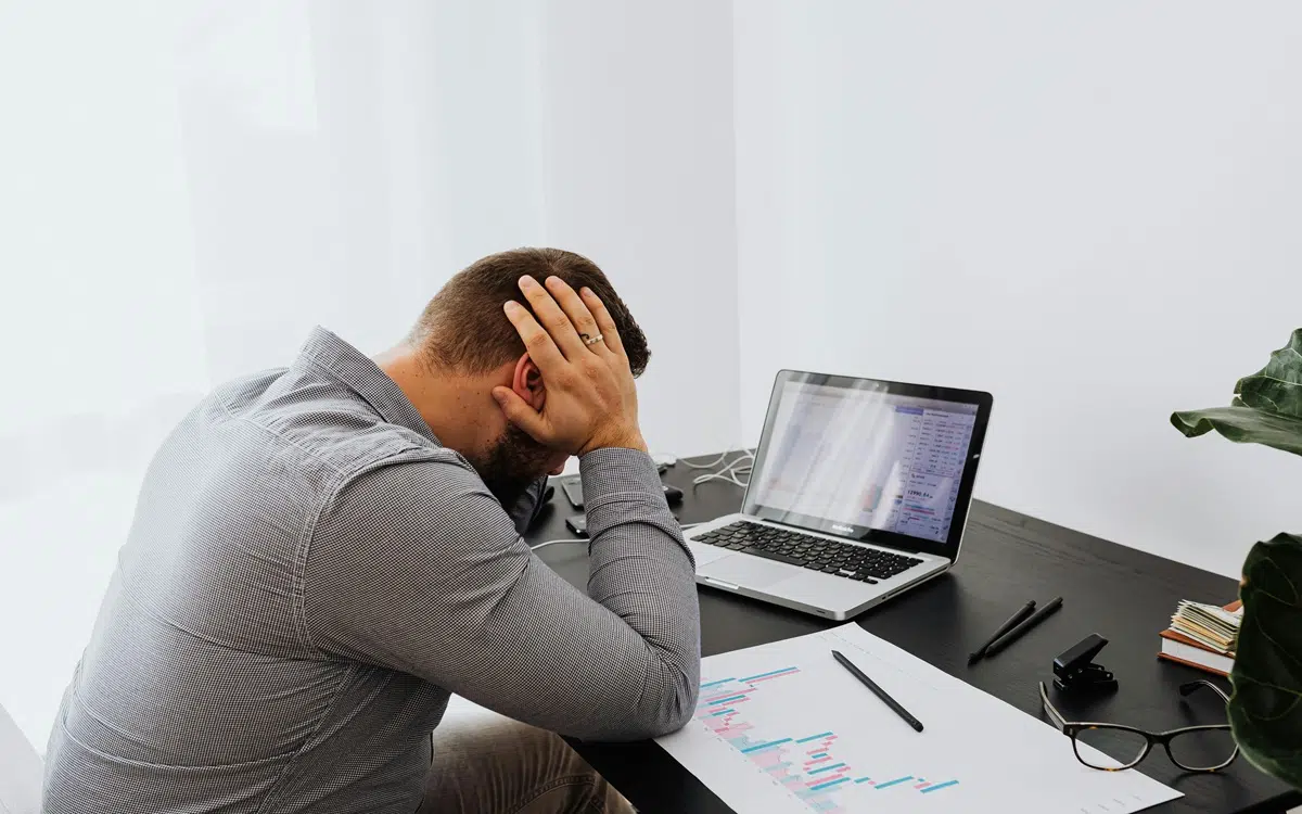 ¿Pasas todo el día sentado? Esto es lo que debes hacer para compensarlo. ¿Pasas todo el día sentado? Esto es lo que debes hacer para compensarlo.