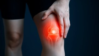 ¿Te suenan las rodillas al moverte? La ciencia explica qué significa ese sonido. Te suenan las rodillas al moverte