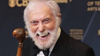 Dick Van Dyke cumplió 100 años y nos revela su secreto para una longevidad saludable respaldada por la ciencia. Dick Van Dyke cumplió 100 años y nos revela su secreto para una longevidad saludable