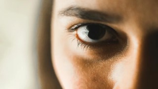 Identifican un trastorno visual que hace que algunas personas vean caras donde no existen. Identifican un trastorno visual que hace que algunas personas vean caras donde no existen.