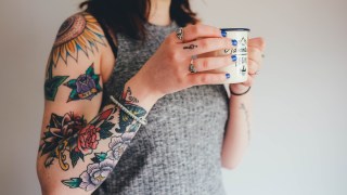 Los tatuajes alteran el sistema inmunológico de maneras que apenas comenzamos a comprender. Los tatuajes alteran el sistema inmunológico de maneras que apenas comenzamos a comprender.