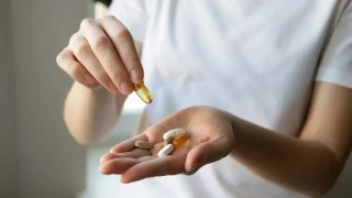 Millones de personas toman suplementos para fortalecer los huesos, pero ¿realmente previenen las fracturas? Millones de personas toman suplementos para fortalecer los huesos